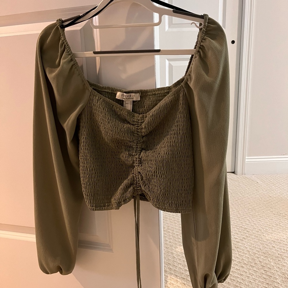 Puff sleeve smocked crop top
